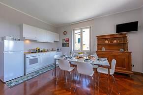 Maison Fleurie Apartments