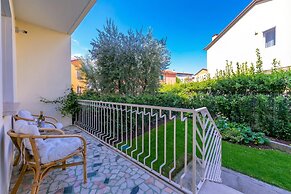 Maison Fleurie Apartments