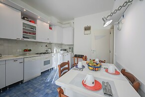 Sunrise Apartment Seaview