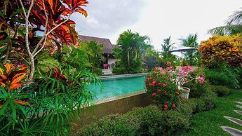 Green Coconut Cottage