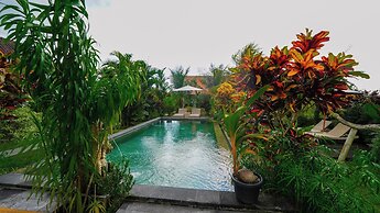 Green Coconut Cottage