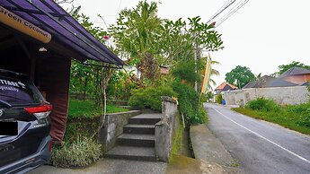 Green Coconut Cottage