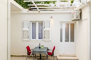 Miracle Apartments