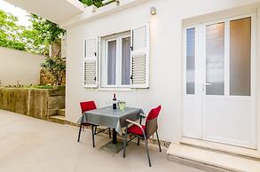 Miracle Apartments