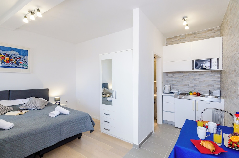 Miracle Apartments
