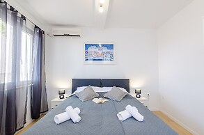 Miracle Apartments