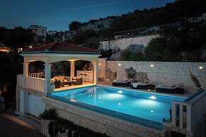 Breathtaking Panorama Villa Vese