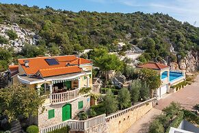 Breathtaking Panorama Villa Vese