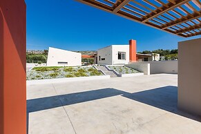 Villa Aori