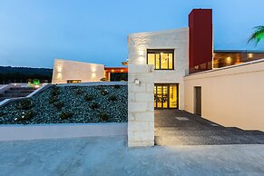 Villa Aori
