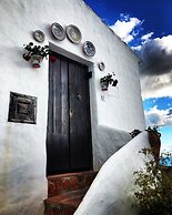 Cottage - Sleeps 4 - Pet Friendly - Patio