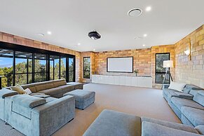 Tyalla Lodge