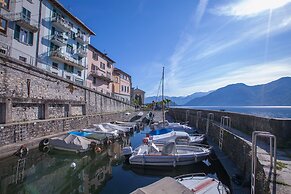 Paradiso del Lago Cristina