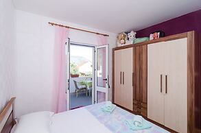 Leo's Room