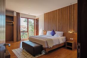 Anindya Hill View 7BR Villa a Private Heated Pool