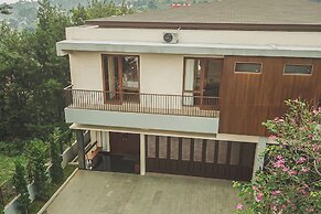 Anindya Hill View 7BR Villa a Private Heated Pool