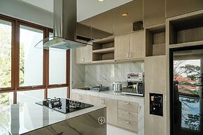 Anindya Hill View 7BR Villa a Private Heated Pool