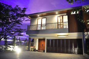 Anindya Hill View 7BR Villa a Private Heated Pool
