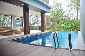 Anindya Hill View 7BR Villa a Private Heated Pool