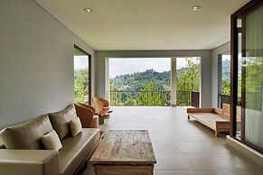 Anindya Hill View 7BR Villa a Private Heated Pool