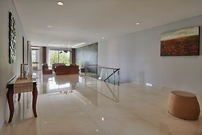 Anindya Hill View 7BR Villa a Private Heated Pool