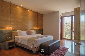 Anindya Hill View 7BR Villa a Private Heated Pool