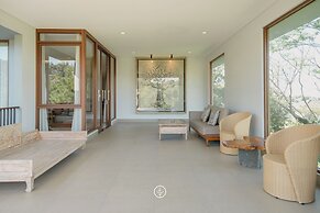 Anindya Hill View 7BR Villa a Private Heated Pool