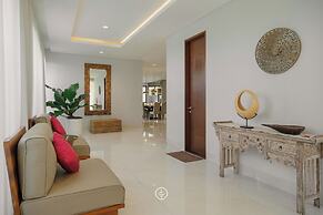 Anindya Hill View 7BR Villa a Private Heated Pool