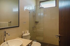 Anindya Hill View 7BR Villa a Private Heated Pool