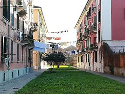 Cozy Apartment with Garden in Dorsoduro