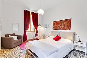 Cozy Apartment with Garden in Dorsoduro