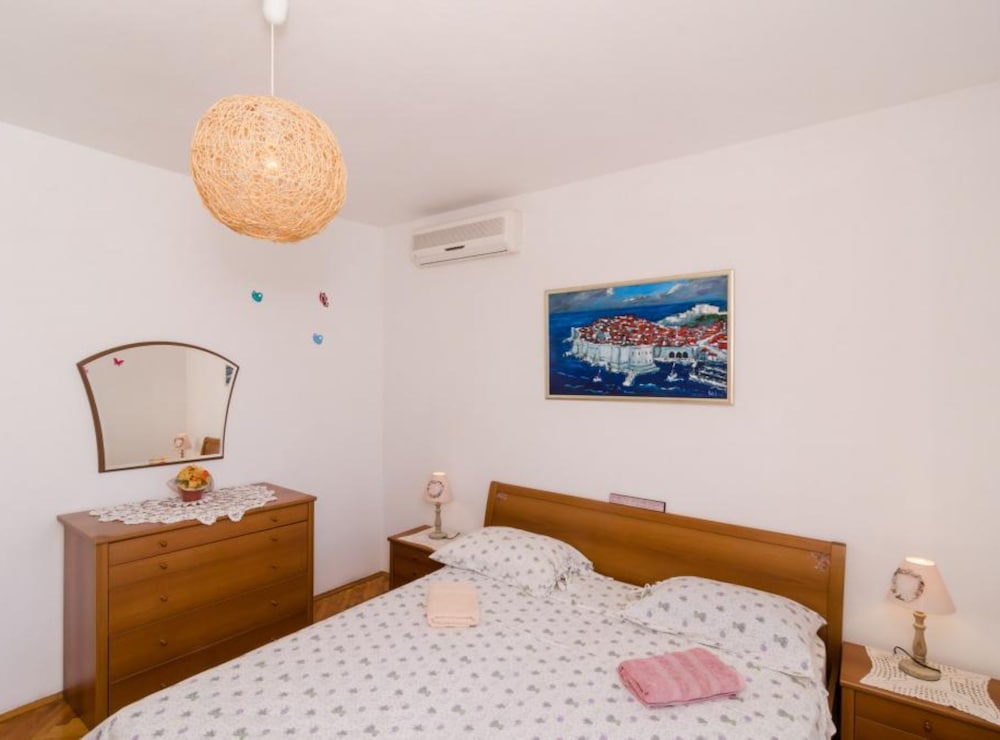 Ivo Guest House
