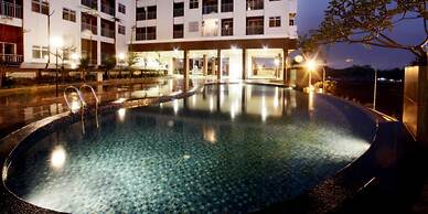 Quade Stay at Serpong Greenview