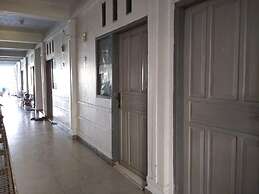 Pondok Elit Kos 888