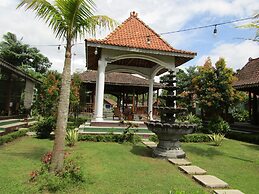 Balkondes Bumiharjo (Kampung Dolanan)