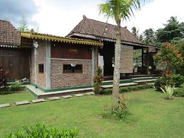 Balkondes Bumiharjo (Kampung Dolanan)