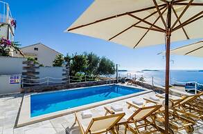 Apartments Lavilla