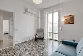 Lulli Cozy Apartment with Balcony