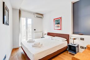 Piazza Santa Croce Design Apartment with Balcony
