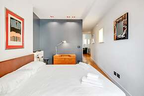 Piazza Santa Croce Design Apartment with Balcony