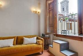 GuestHost - Duomo View Anna's Apartment