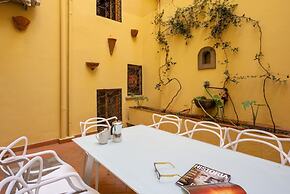 Palazzo Pitti Apartment with Terrace