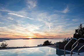Omnia Villas