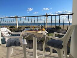 Beachfront Flat With View