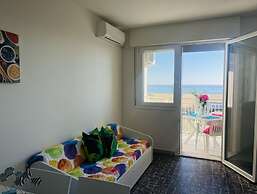 Beachfront Flat With View