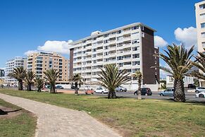 Mouille Point Mountain View 2 Bedroom
