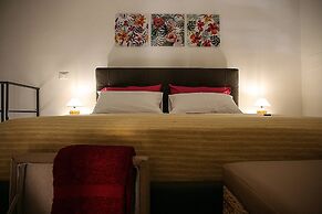 Palazzo Nicastro Guest House Red