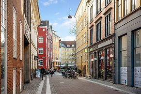 Leaves 4 - Precious 2-bdr Apt in Central Copenhagen