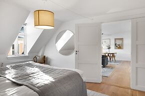 Leaves 4 - Precious 2-bdr Apt in Central Copenhagen