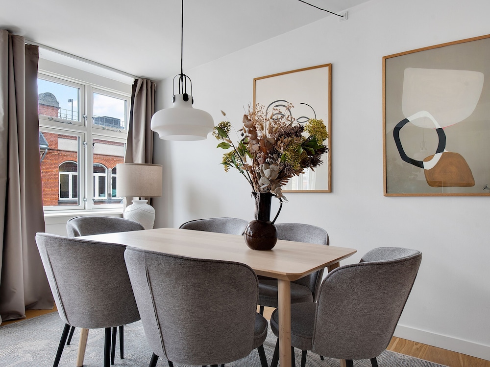 Leaves 4 - Precious 2-bdr Apt in Central Copenhagen